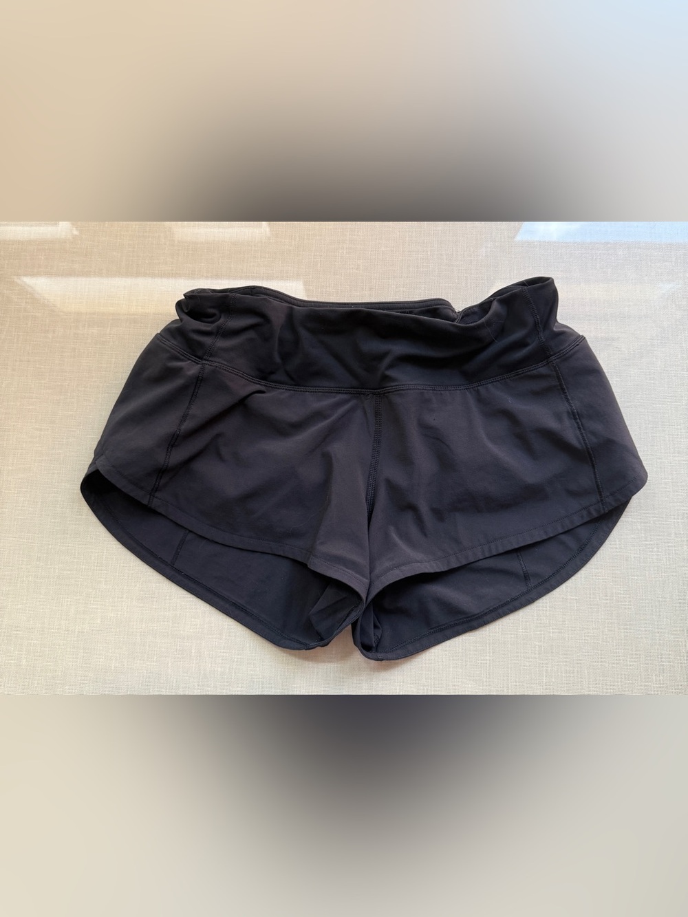 Lululemon Black 2.5” Speed Up Shorts Size 4